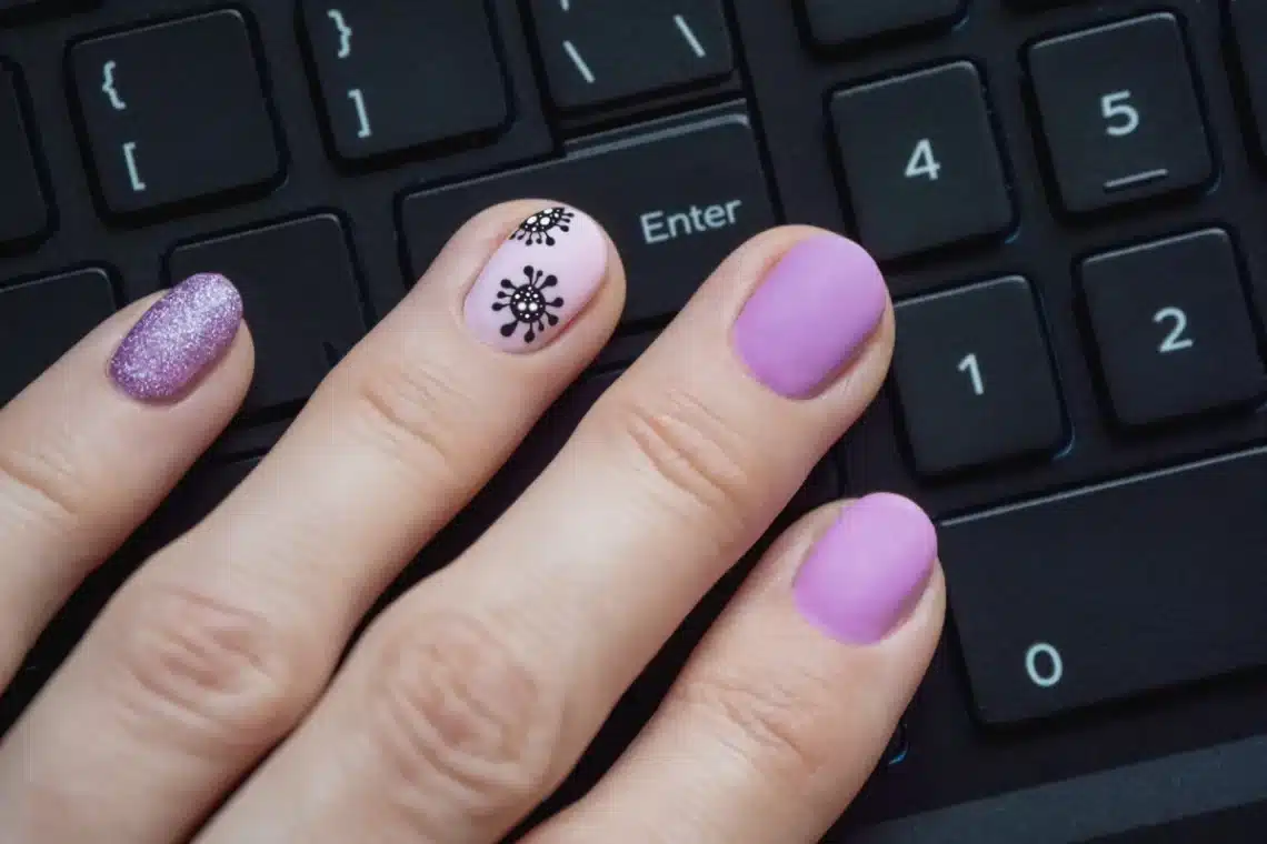 15 Quick & Elegant Work Nails Ideas for Professionals for Busy Days 7 15 Quick & Elegant Work Nails Ideas for Professionals for Busy Days