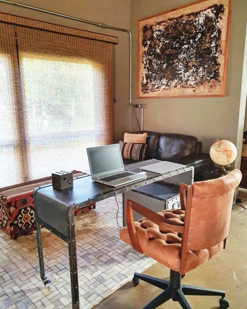 Chic & Gritty: 21 Aesthetic Industrial Home Office Designs 10 snapinsta ai 3582557921869252106