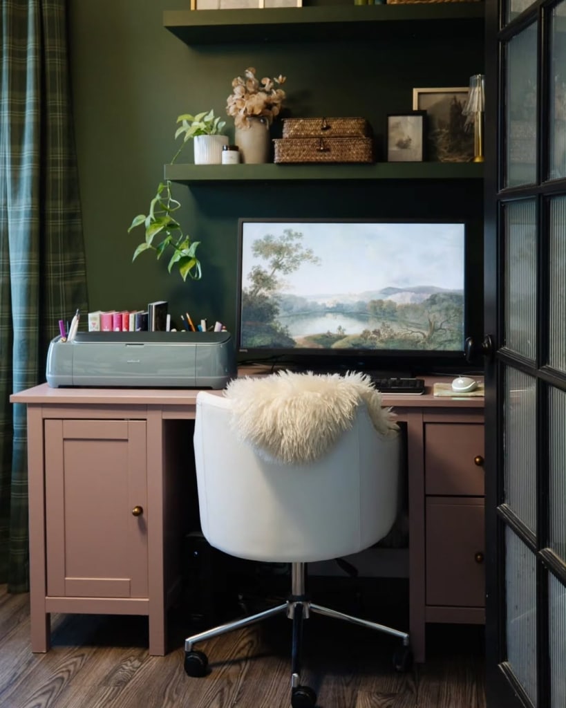 23 Warm Cozy Home Office Ideas That Inspire Productivity 14 snapinsta ai 3735579023633419279