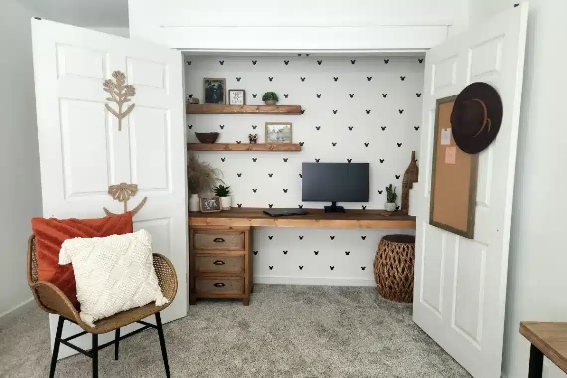 22 Genius Cloffice Ideas to Transform Your Closet Into a Dream Workspace 2 22 Genius Cloffice Ideas to Transform Your Closet Into a Dream Workspace