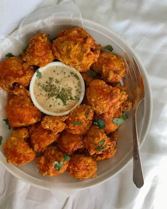 16 Healthy Low-Carb Bento Box Ideas for a Stress-Free Lunch 14 Cauliflower Buffalo Wings