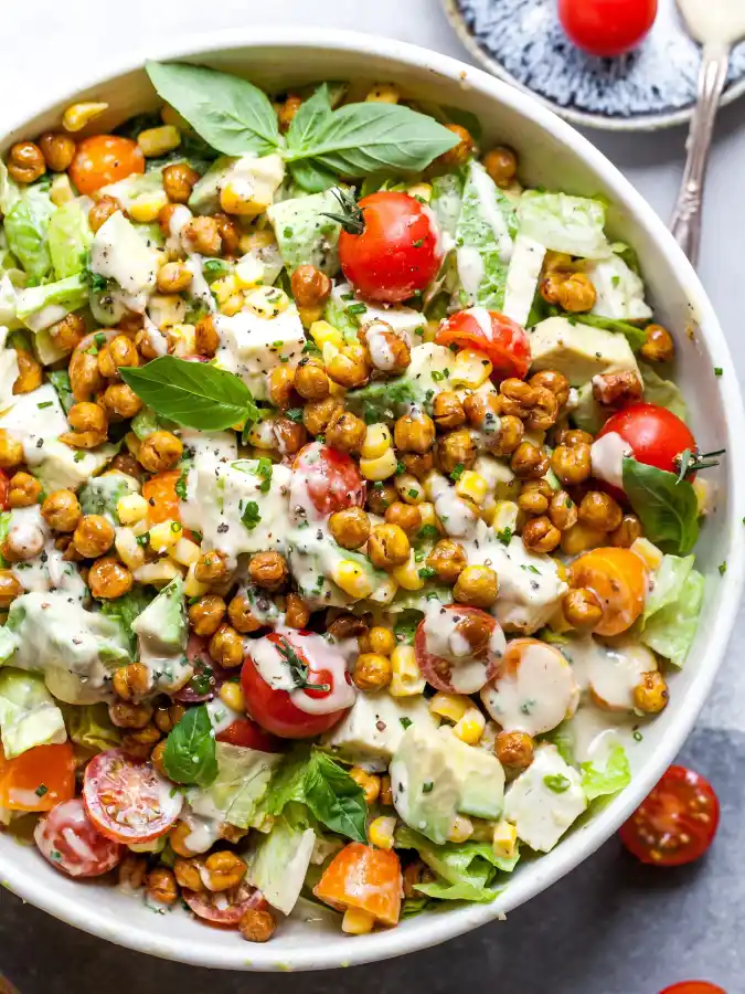 16 Healthy Low-Carb Bento Box Ideas for a Stress-Free Lunch 1 Chickpea Avocado Salad