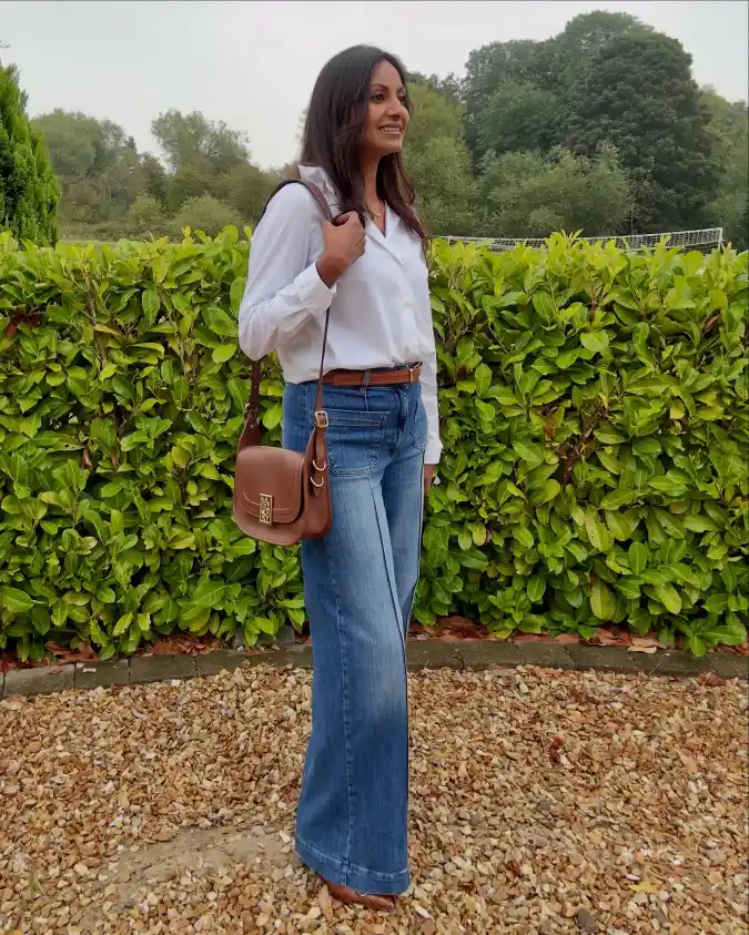 19 Chic outfits for work with jeans That Look Professional 6 Classic Wide-Leg Denim Ensemble