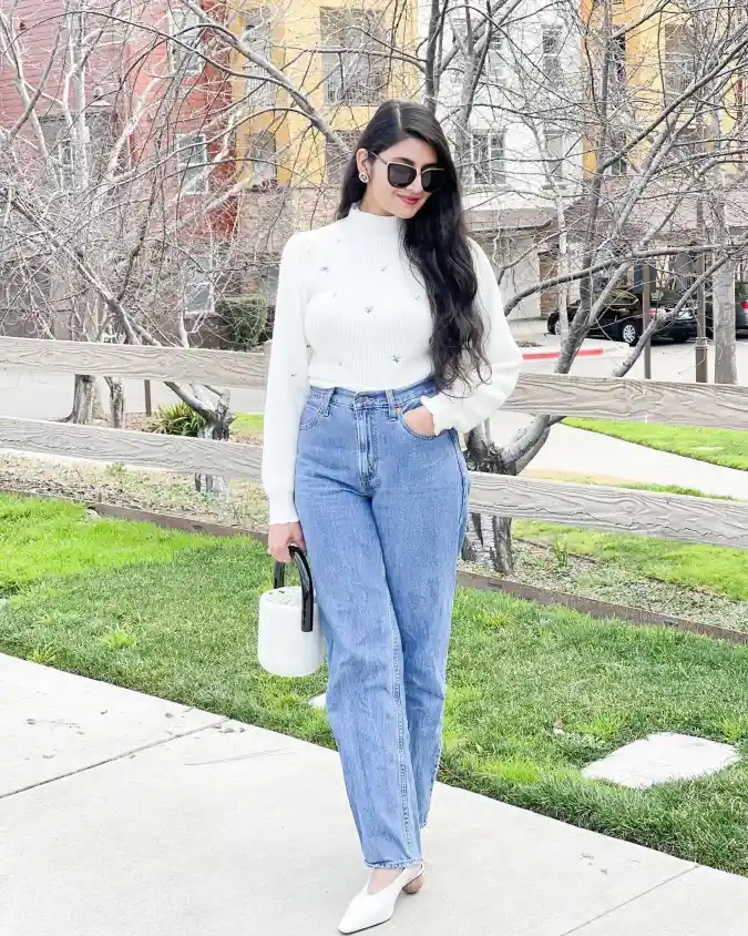 19 Chic outfits for work with jeans That Look Professional 18 Elevated Sweater and Straight-Leg Jeans