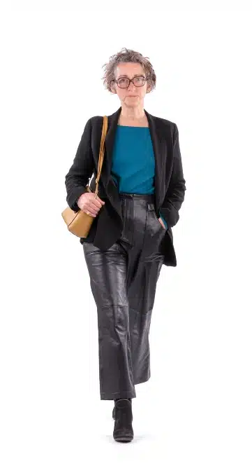 18 Elegant Office Outfit Ideas for Over 40 That Feel Awesome 15 image 158