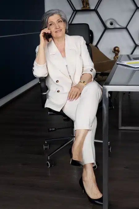 18 Elegant Office Outfit Ideas for Over 40 That Feel Awesome 17 image 160