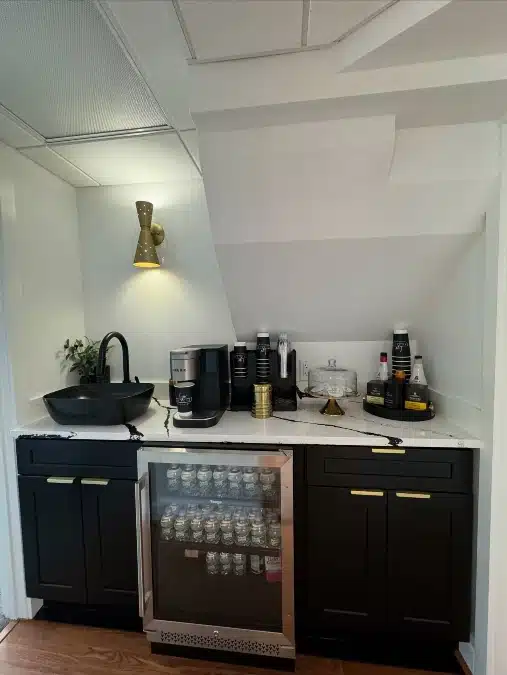 17 Office Coffee Bar Ideas Employees Will Actually Use (and Love) 3 image 164