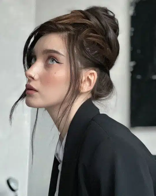 17 Quick Office-Ready Hairstyles For Thin Hair That Last All Day 1 image 243