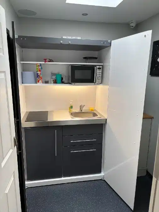 15 Stylish Office kitchen ideas That Look Clean and Professional 5 image 264