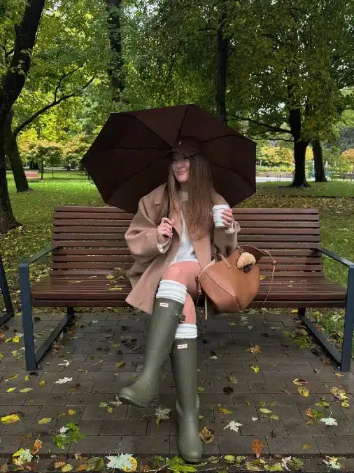 16 Practical Rainy day work outfit Ideas That Still Look Chic 10 image 429