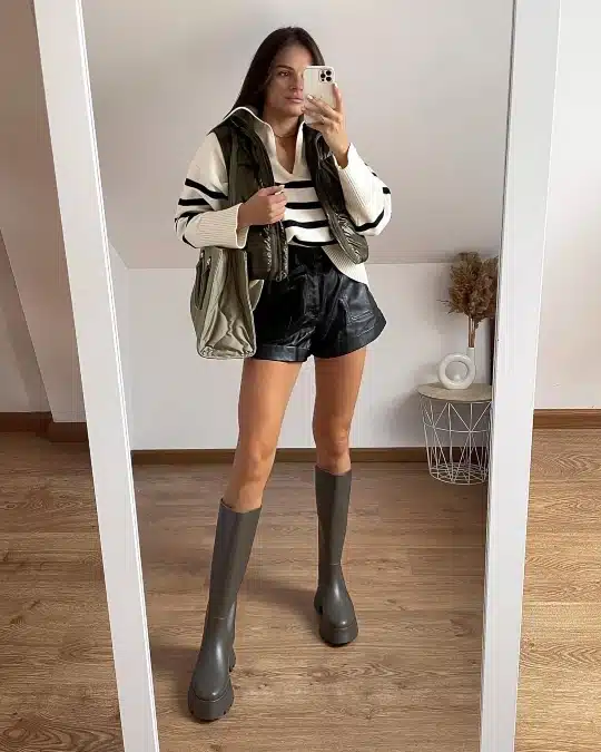 16 Practical Rainy day work outfit Ideas That Still Look Chic 15 image 434
