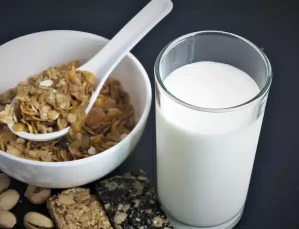 15 Office Snacks Under 200 Calories That Keep You Full Between Meetings