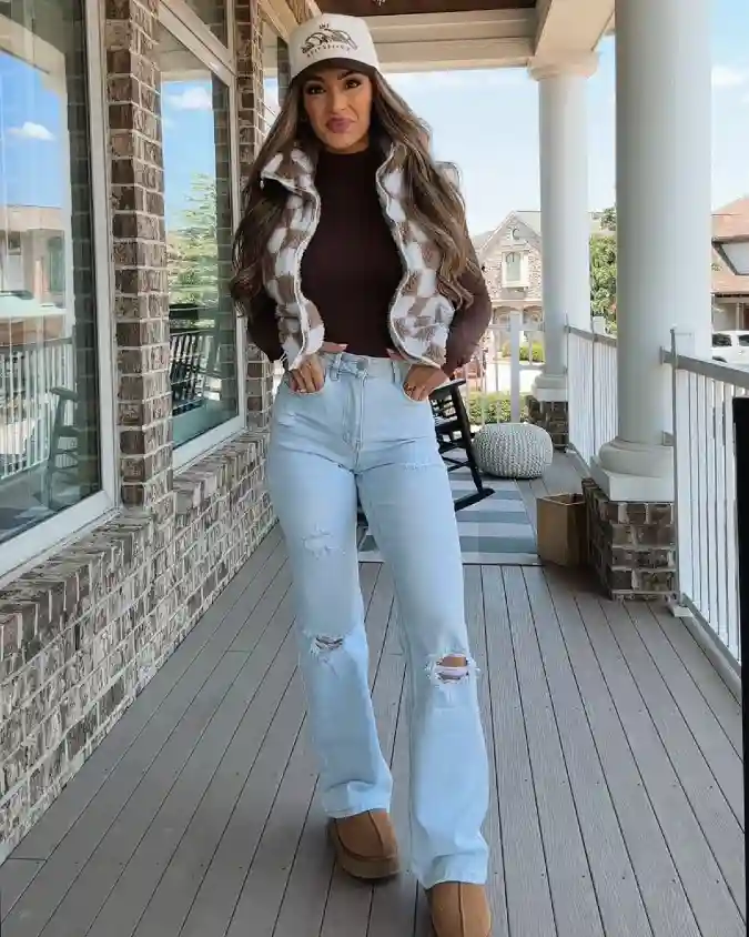 19 Chic outfits for work with jeans That Look Professional 5 Monochromatic Base with Textured Layering