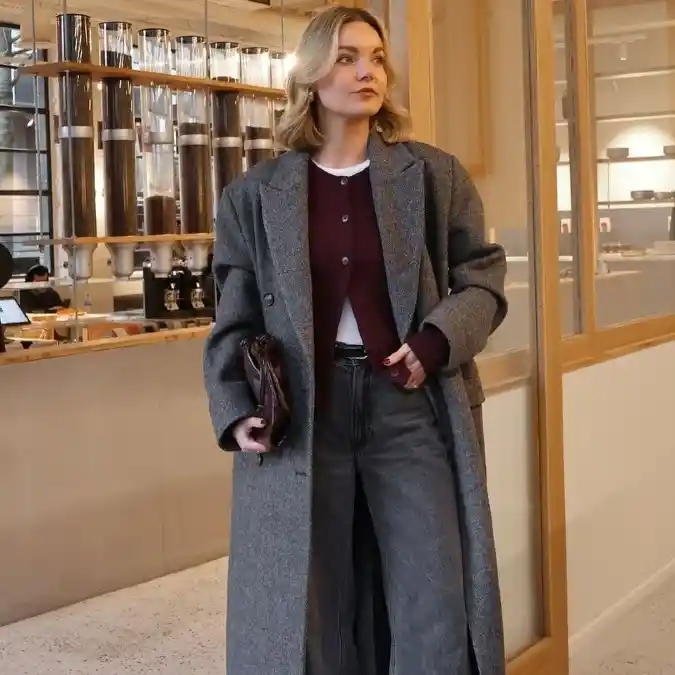 17 Chic Winter Business Casual Outfits for Women over 40 8 Sophisticated Tweed & Knit Ensemble