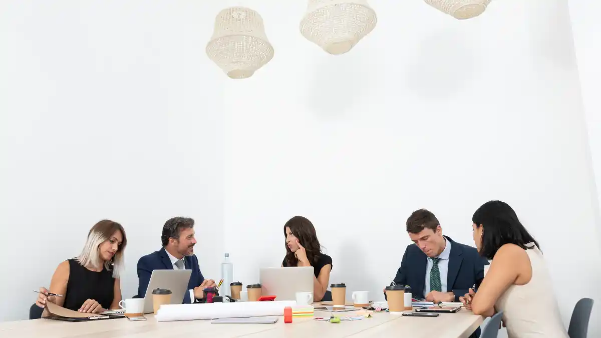 16 Creative office photoshoot ideas for Professional Personal Branding 13 Team Meeting Shot