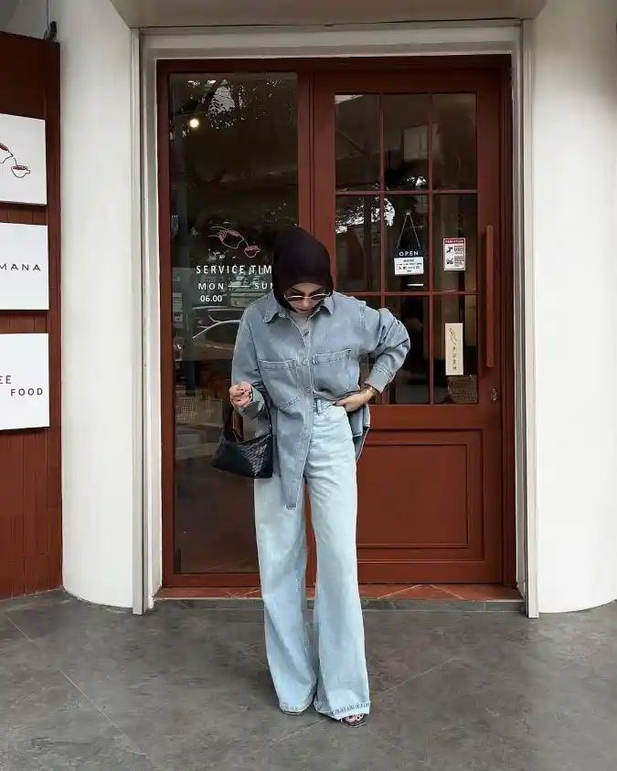 19 Chic outfits for work with jeans That Look Professional 14 The Structured Double Denim Ensemble