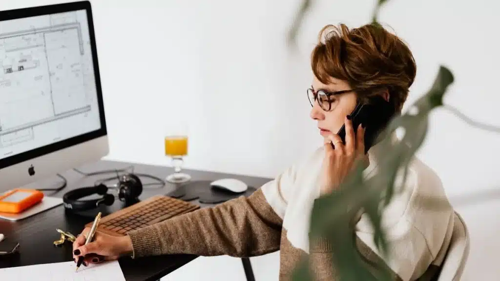 16 Silent Toxic Work Environment Signs You Shouldn't Ignore 16 15 classy christmas outfit ideas 5