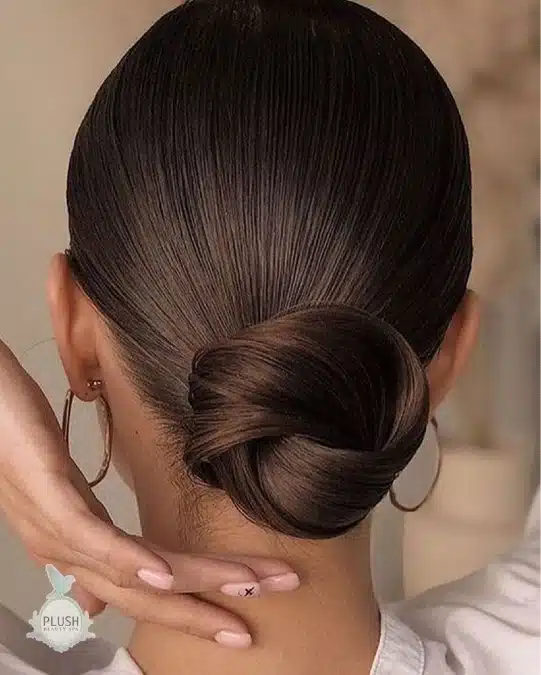 17 easy bun hairstyles for work That Look Professional And Sleek 3 image 50