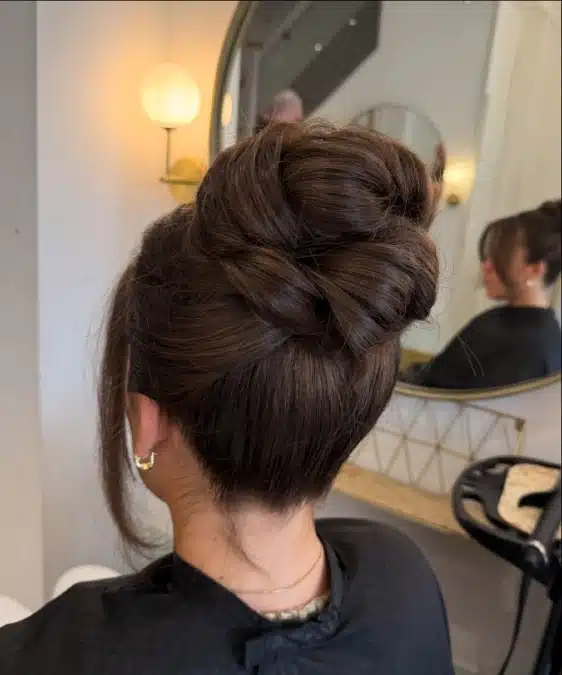 17 easy bun hairstyles for work That Look Professional And Sleek 10 image 57