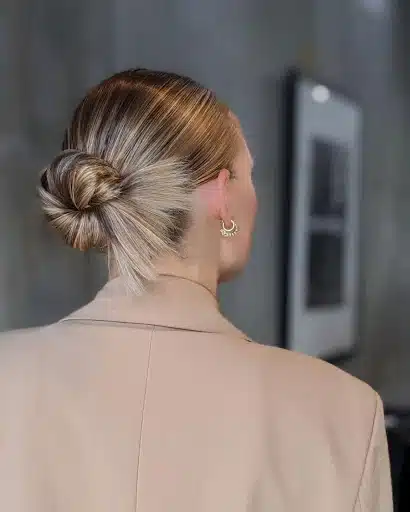 17 easy bun hairstyles for work That Look Professional And Sleek 14 image 61