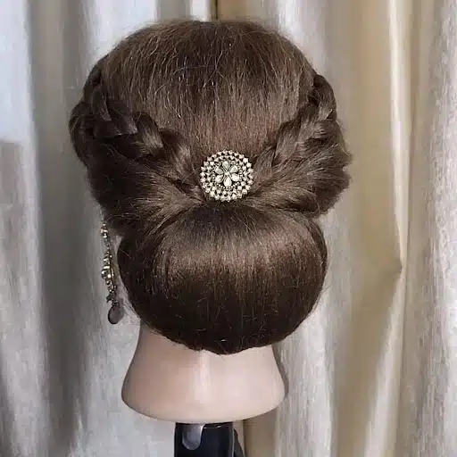 16 Chic 5 minute hairstyles for work For Busy Mornings 10 image 73