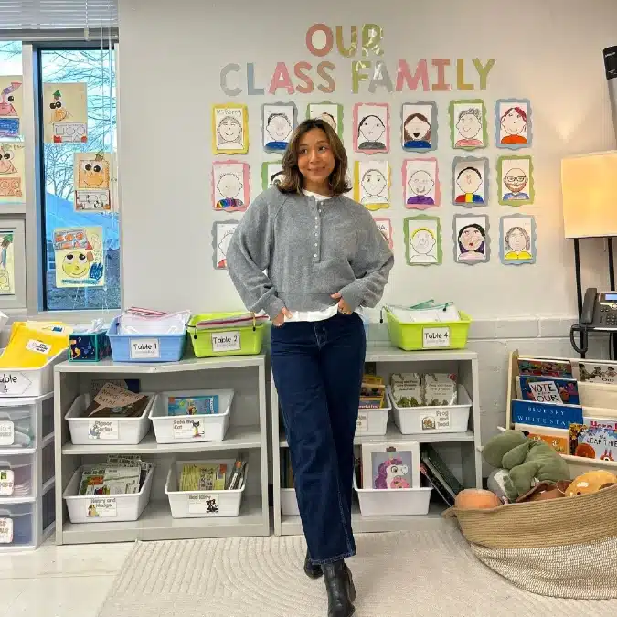 17 Cute And Comfy Teacher Outfit Ideas For The Classroom 9 image 24