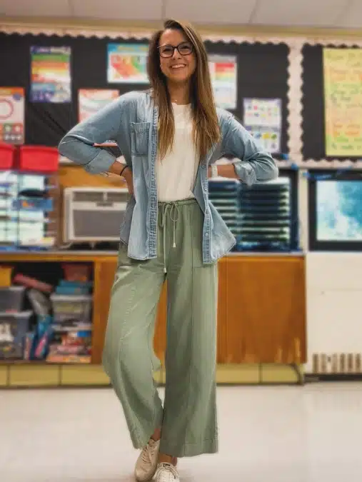 17 Cute And Comfy Teacher Outfit Ideas For The Classroom 14 image 29