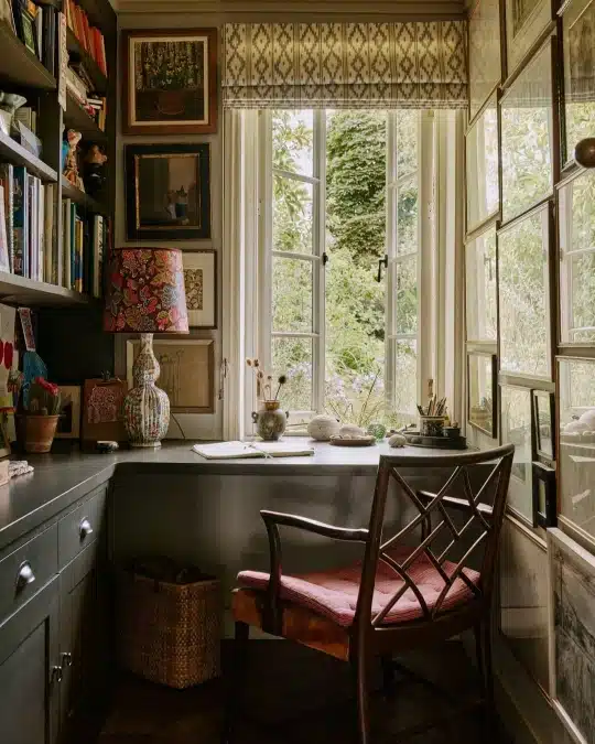 18 Minimalist Scandinavian Home Office Ideas For A Calm Space 16 image 46