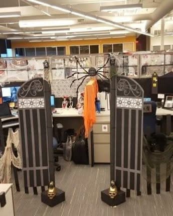 halloween decoration office cubicle