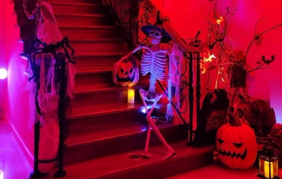 halloween decoration office cubicle
