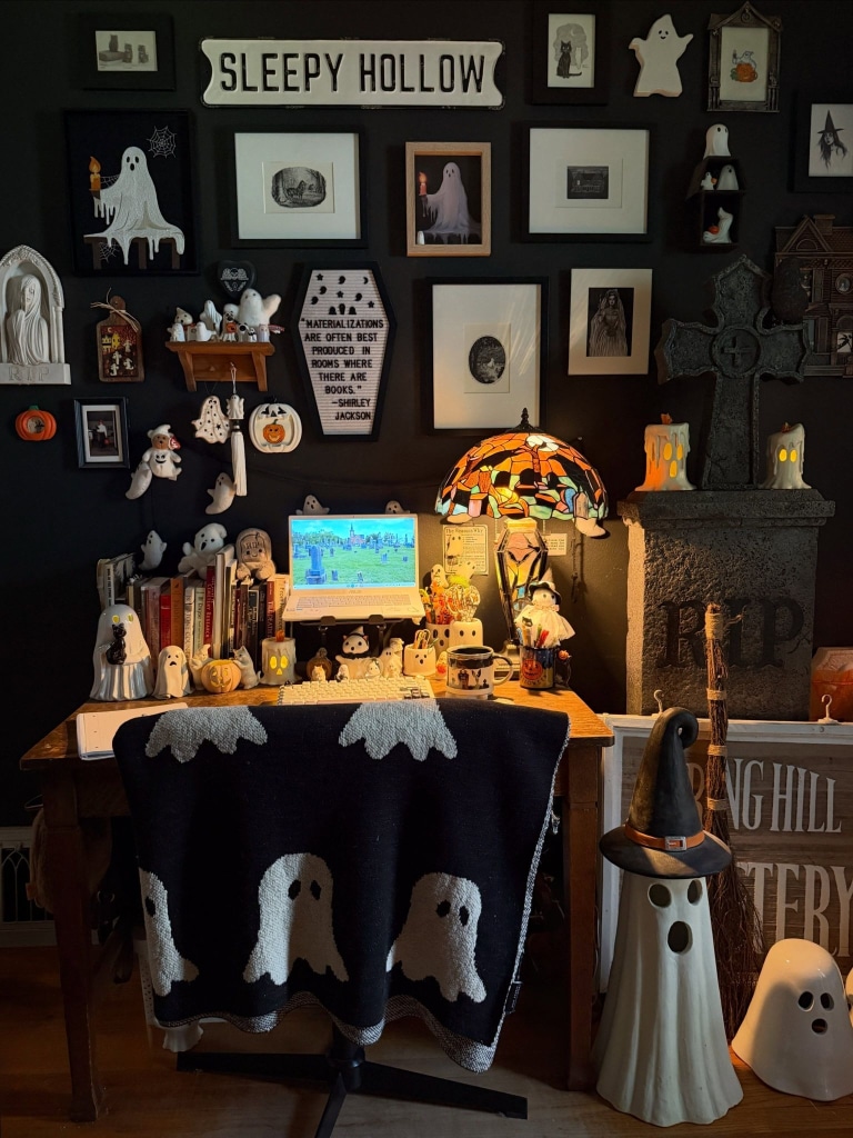 halloween decoration office cubicle