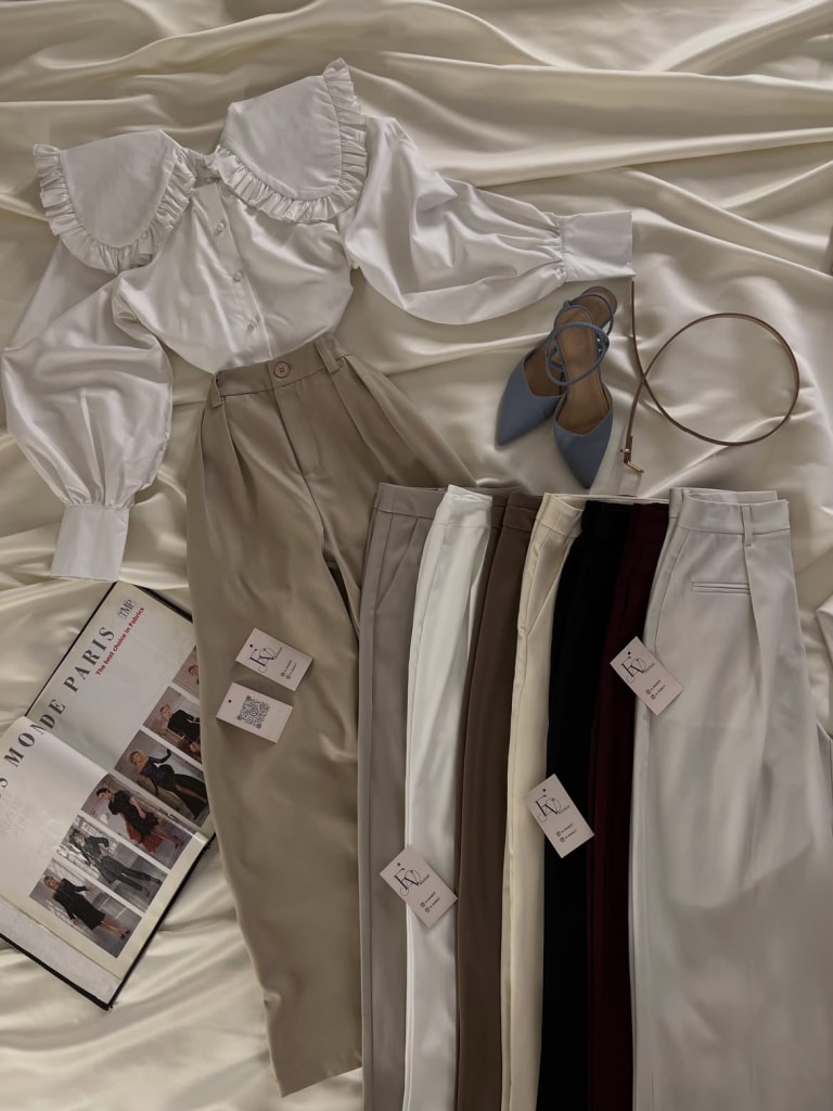 beige pants work outfit women