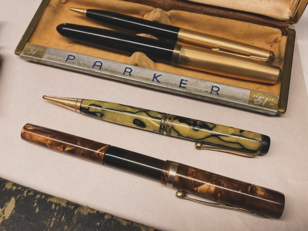 diy office desk accessories